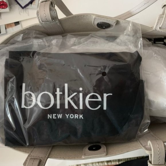 Botkier Leather NY Park Slope Large Tote Dove w/ Pockets Brand New Woman's $298 - Picture 12 of 12
